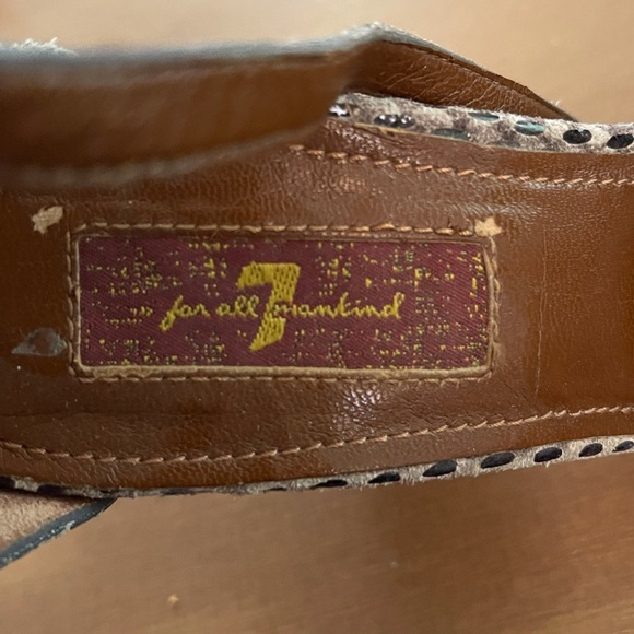 7 for all mankind open toed heels. - Picture 2 of 5